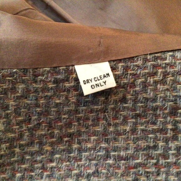 Larry Levine Petites - Tweed Fully Lined Two Piece Suit, Jacket & Skirt - Picture 9 of 10